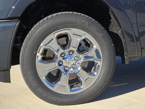 New 2026 RAM 1500 Big Horn AWD/4WD image 10