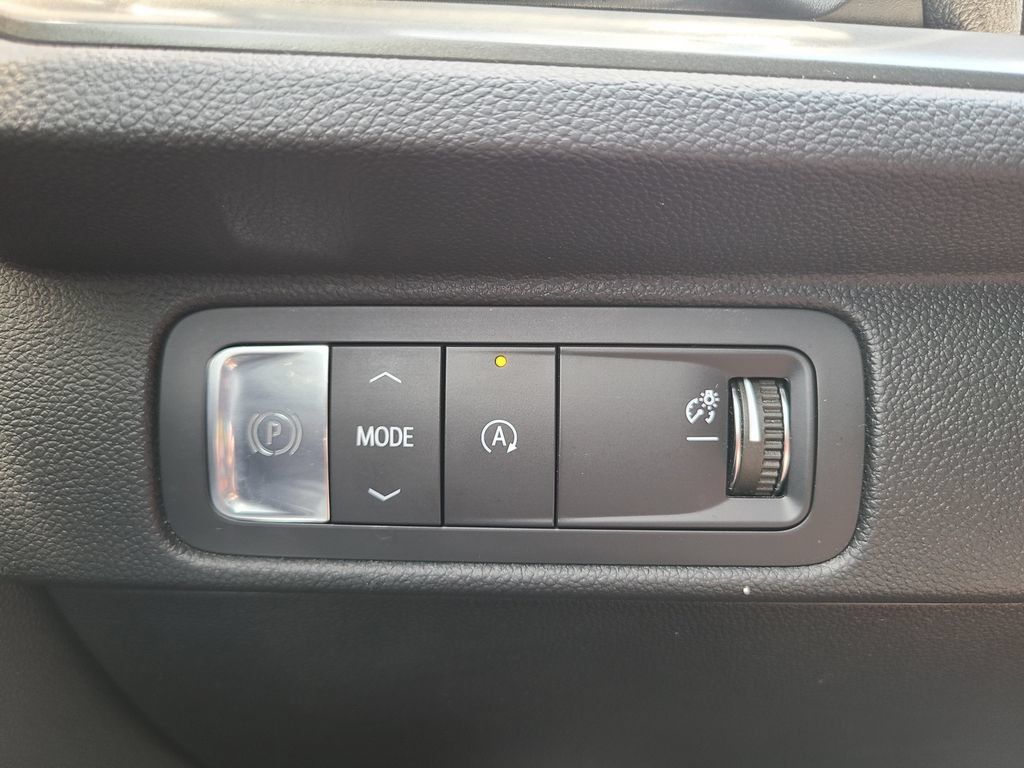 Used 2024 Chevrolet Traverse LT FWD image 30