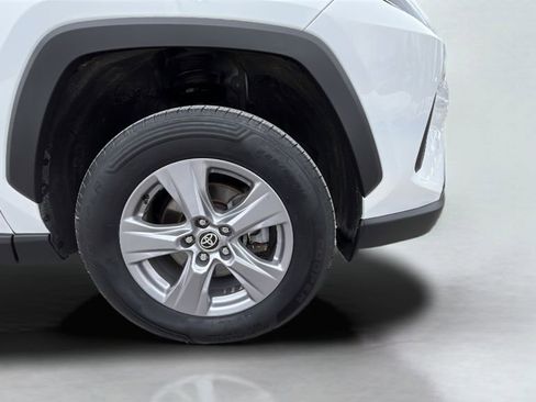Used 2022 Toyota RAV4 XLE w/ Carpet Mat Package (TMS) image 21