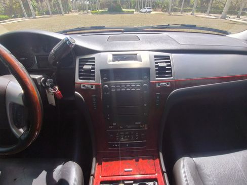Used 2007 Cadillac Escalade AWD image 23