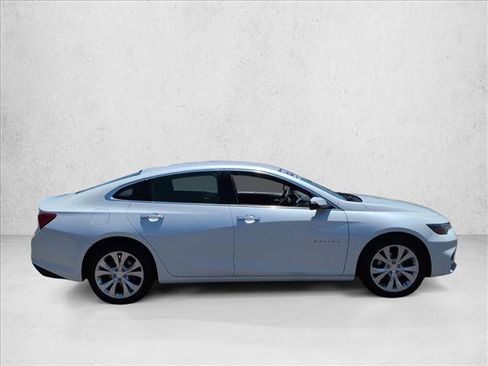 Certified 2017 Chevrolet Malibu Premier w/ Driver Confidence Package FWD image 9
