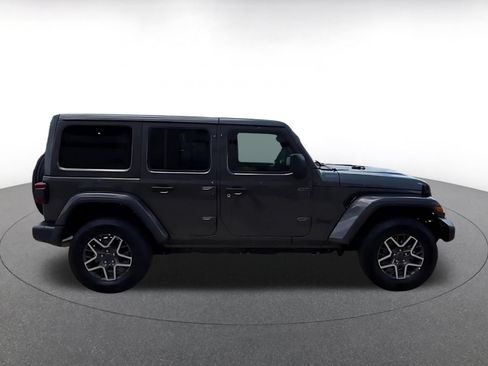Used 2025 Jeep Wrangler Unlimited Sahara AWD/4WD image 14