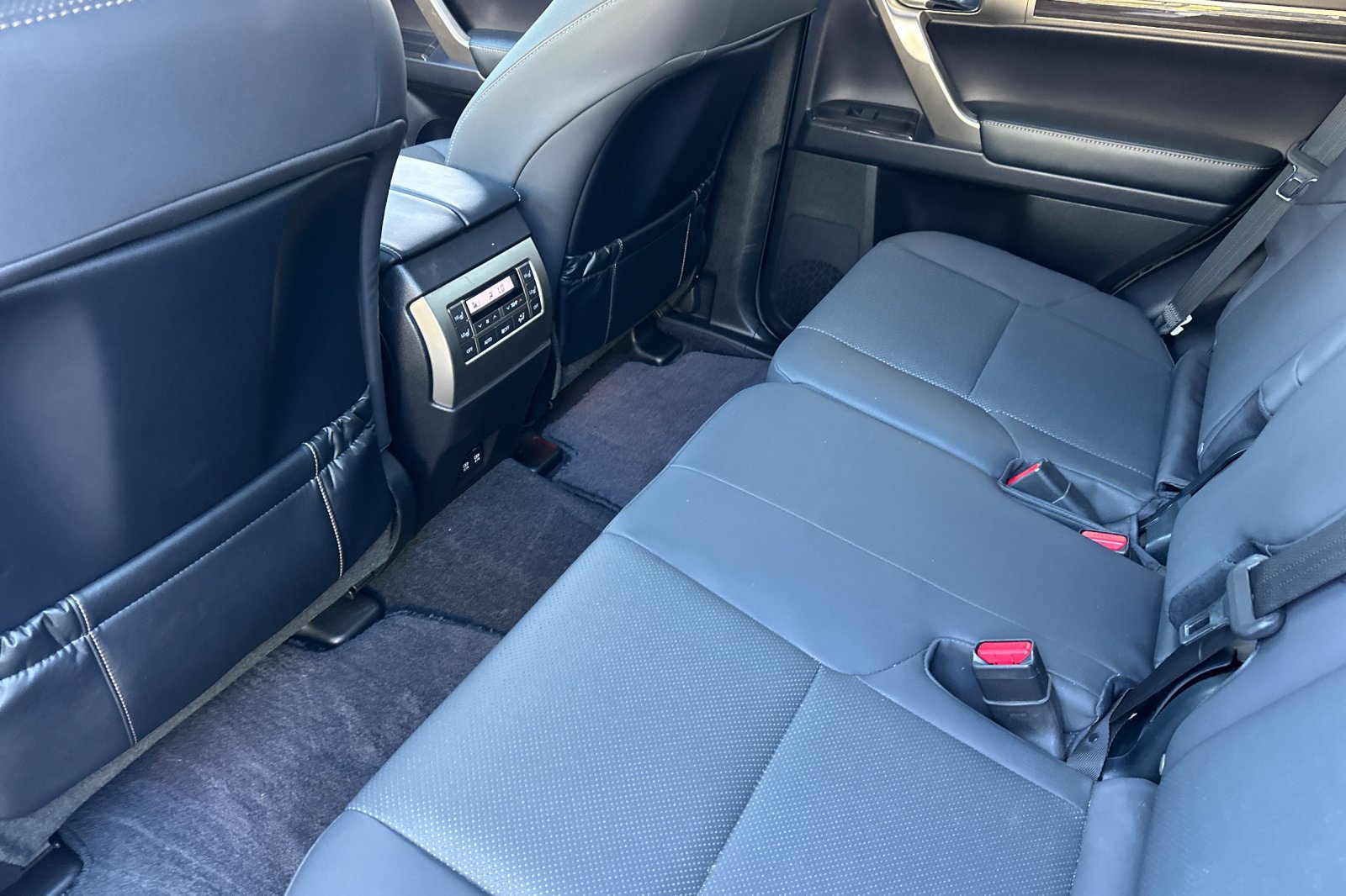 Used 2020 Lexus GX 460 Premium w/ Premium Package AWD/4WD image 27