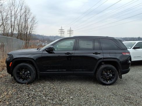 New 2026 Jeep Grand Cherokee Altitude AWD/4WD image 2