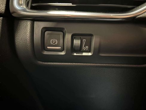 Used 2020 Cadillac XT4 Premium Luxury FWD image 43