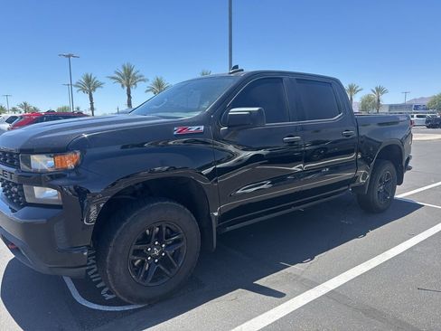 Used 2019 Chevrolet Silverado 1500 Custom Trail Boss w/ Custom Convenience Package AWD/4WD image 2