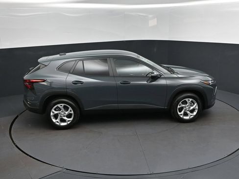 New 2026 Chevrolet Trax LS w/ LS Convenience Package FWD image 35