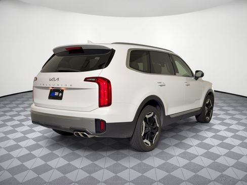 Used 2025 Kia Telluride S FWD image 9