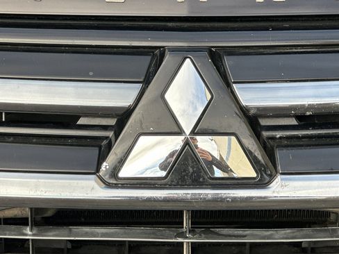 Used 2018 Mitsubishi Outlander GT image 38