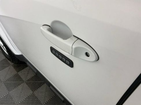 Used 2011 Ford Escape Limited image 10