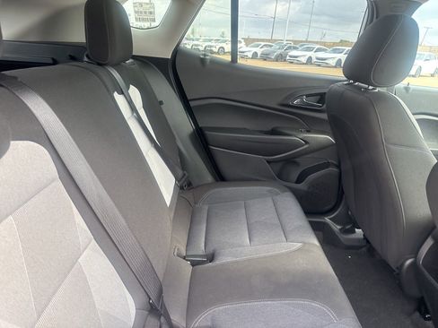 Used 2025 Chevrolet Trax LS image 23