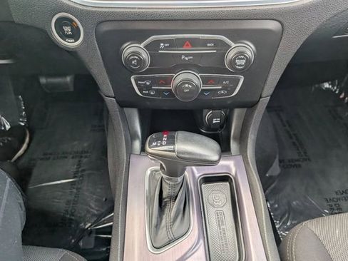 Used 2015 Dodge Charger SE w/ Power Sunroof Group image 13