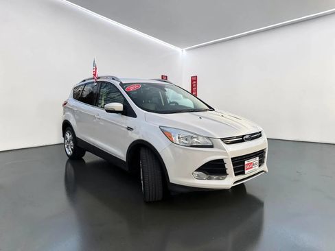 Used 2016 Ford Escape Titanium FWD image 2