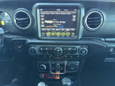 Used 2023 Jeep Wrangler Unlimited Rubicon 4xe w/ Safety Group AWD/4WD image 23