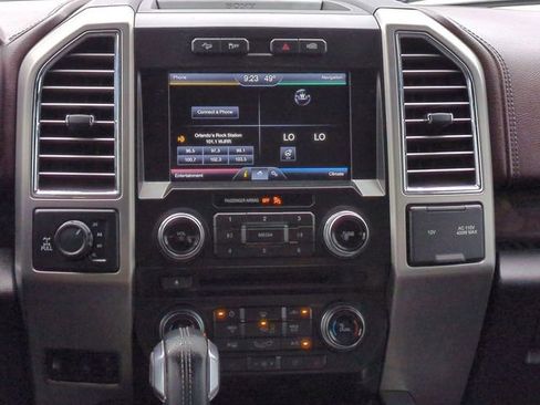 Used 2015 Ford F150 Platinum w/ Equipment Group 701A Luxury image 18