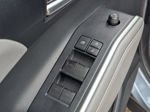 Used 2020 Toyota Highlander XLE FWD image 20