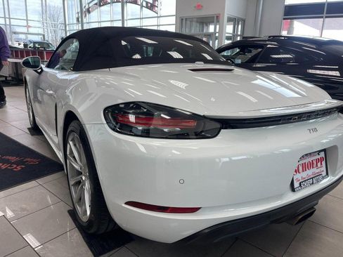 Used 2017 Porsche 718 Boxster image 34