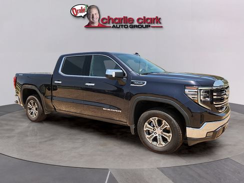 Used 2025 GMC Sierra 1500 SLT AWD/4WD image 6