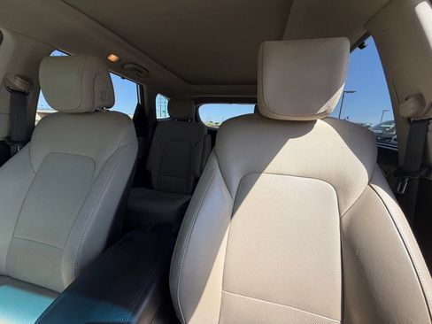 Used 2018 Hyundai Santa Fe Limited FWD image 12