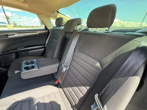 Used 2020 Ford Fusion SE FWD image 25