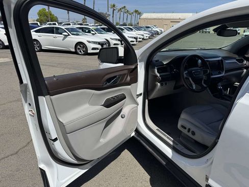 Used 2019 GMC Acadia SLT image 29