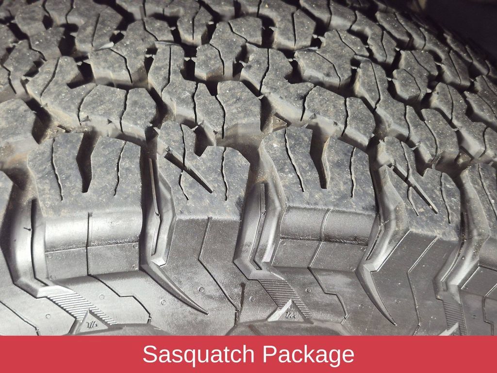 Used 2022 Ford Bronco Black Diamond w/ Sasquatch Package AWD/4WD image 9