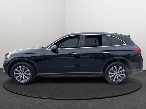 Used 2026 Mercedes-Benz GLC 300 4MATIC image 3