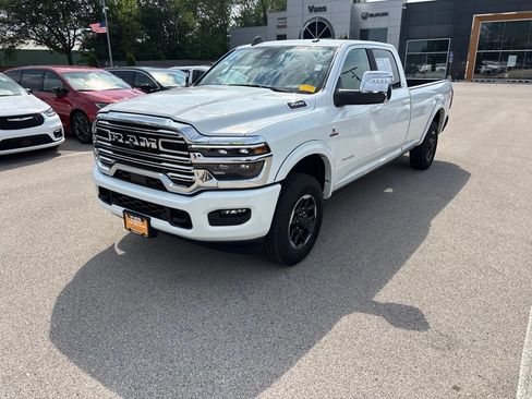 Used 2025 RAM 3500 Laramie AWD/4WD image 1