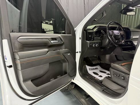 Used 2024 GMC Sierra 2500 AT4 w/ AT4 Preferred Package AWD/4WD image 17