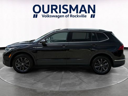 Used 2023 Volkswagen Tiguan SE FWD image 3