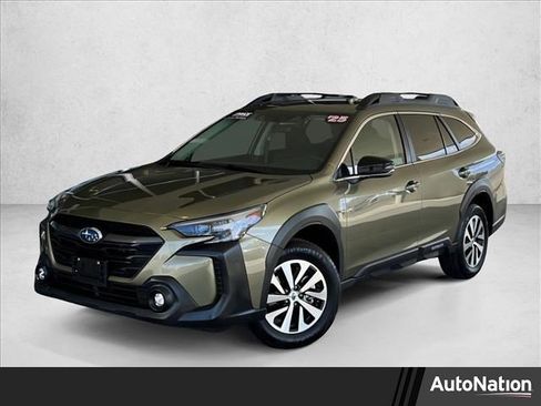 Used 2025 Subaru Outback Premium image 1
