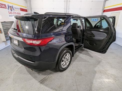 Used 2020 Chevrolet Traverse LT image 15