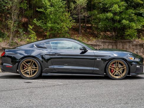 Used 2015 Ford Mustang GT RWD image 4