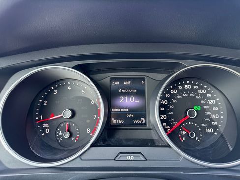 Used 2018 Volkswagen Tiguan SEL image 13