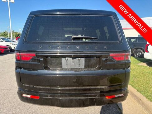 Used 2024 Jeep Wagoneer Series II AWD/4WD image 5