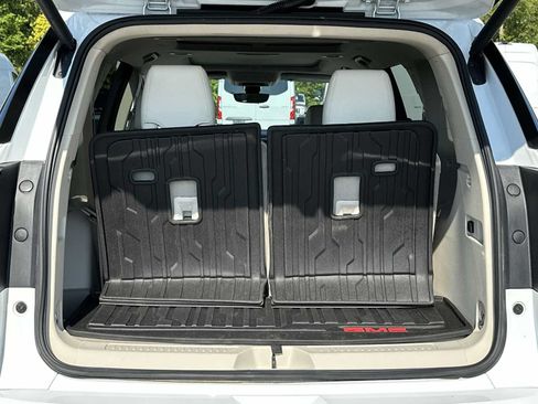 Certified 2021 GMC Acadia Denali w/ Denali Technology Package FWD image 37