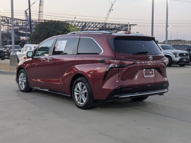 Used 2024 Toyota Sienna Limited FWD image 8