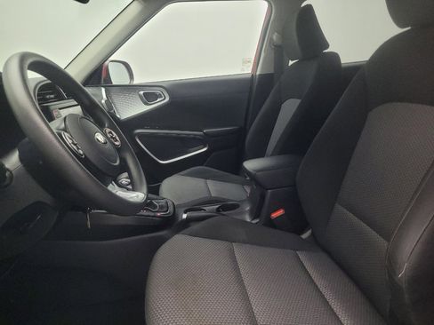Used 2020 Kia Soul LX FWD image 17