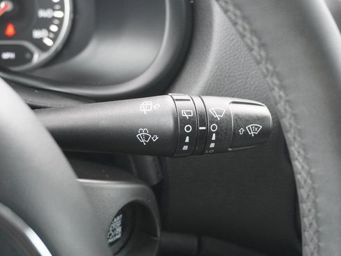 Used 2022 Jeep Renegade Latitude AWD/4WD image 17