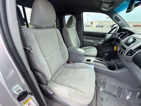 Used 2011 Toyota Tacoma 4x4 Access Cab w/ SR5 Pkg #2 image 22