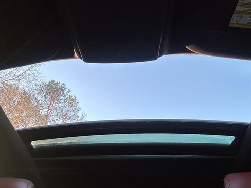 Used 2018 Ford F150 Platinum w/ Equipment Group 701A Luxury image 19