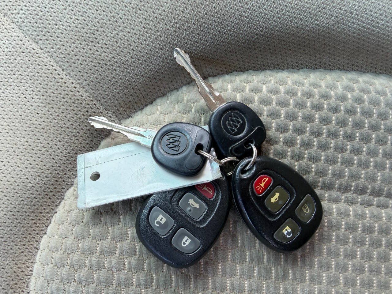 Used 2010 Buick Lucerne CX w/ CX Premium Appearance Package FWD image 38