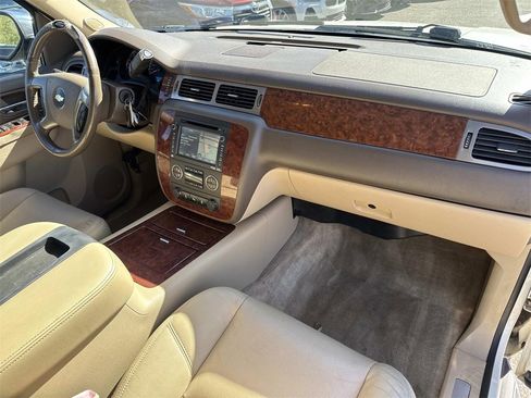 Used 2014 Chevrolet Tahoe LTZ image 15