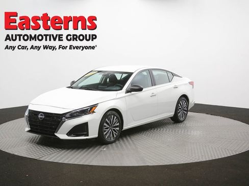 Used 2025 Nissan Altima 2.5 SV FWD image 55