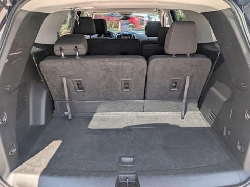 Used 2020 Chevrolet Traverse LS FWD image 10