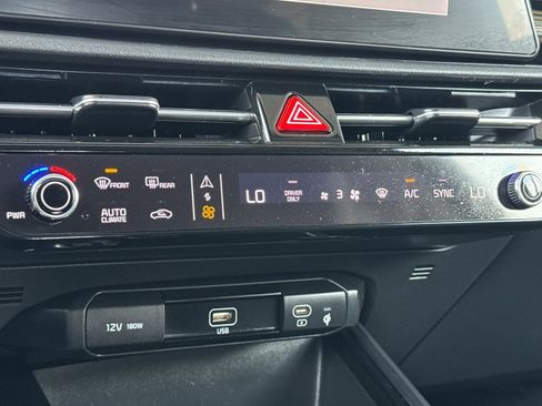 Used 2023 Kia Niro EX Touring image 25