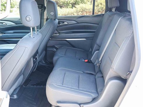 Used 2024 Chevrolet Traverse LS FWD image 21