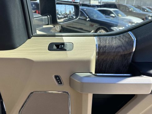 Used 2017 Ford F250 Lariat w/ Lariat Value Package image 14