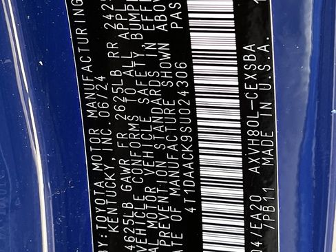 Used 2025 Toyota Camry SE image 29