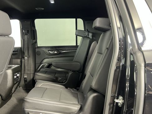 Used 2024 GMC Yukon XL Denali image 27